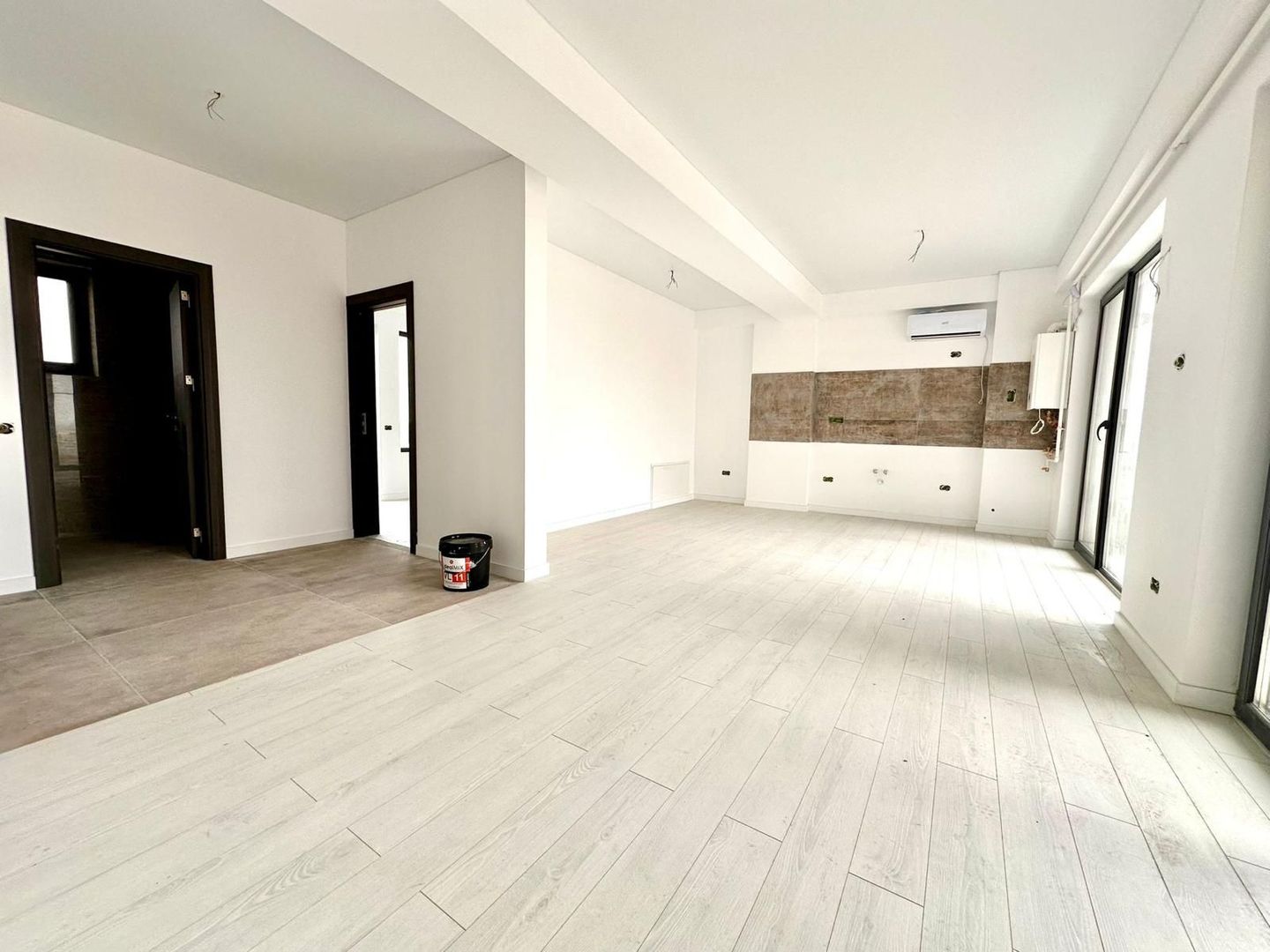 Mamaia nord - 3 Camere de Vanzare- vedere frontala mare - Poză 11