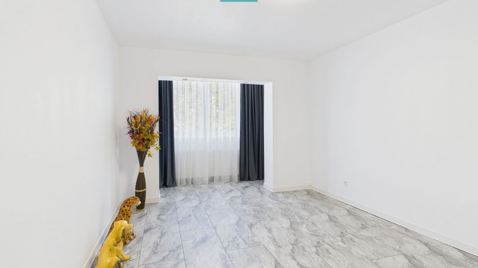 Apartament  2 camere renovat modern zona Torontal - Poză 2