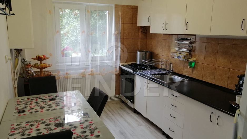 Apartament 3 camere decomandate strada Aurel Vlaicu - Poză 1