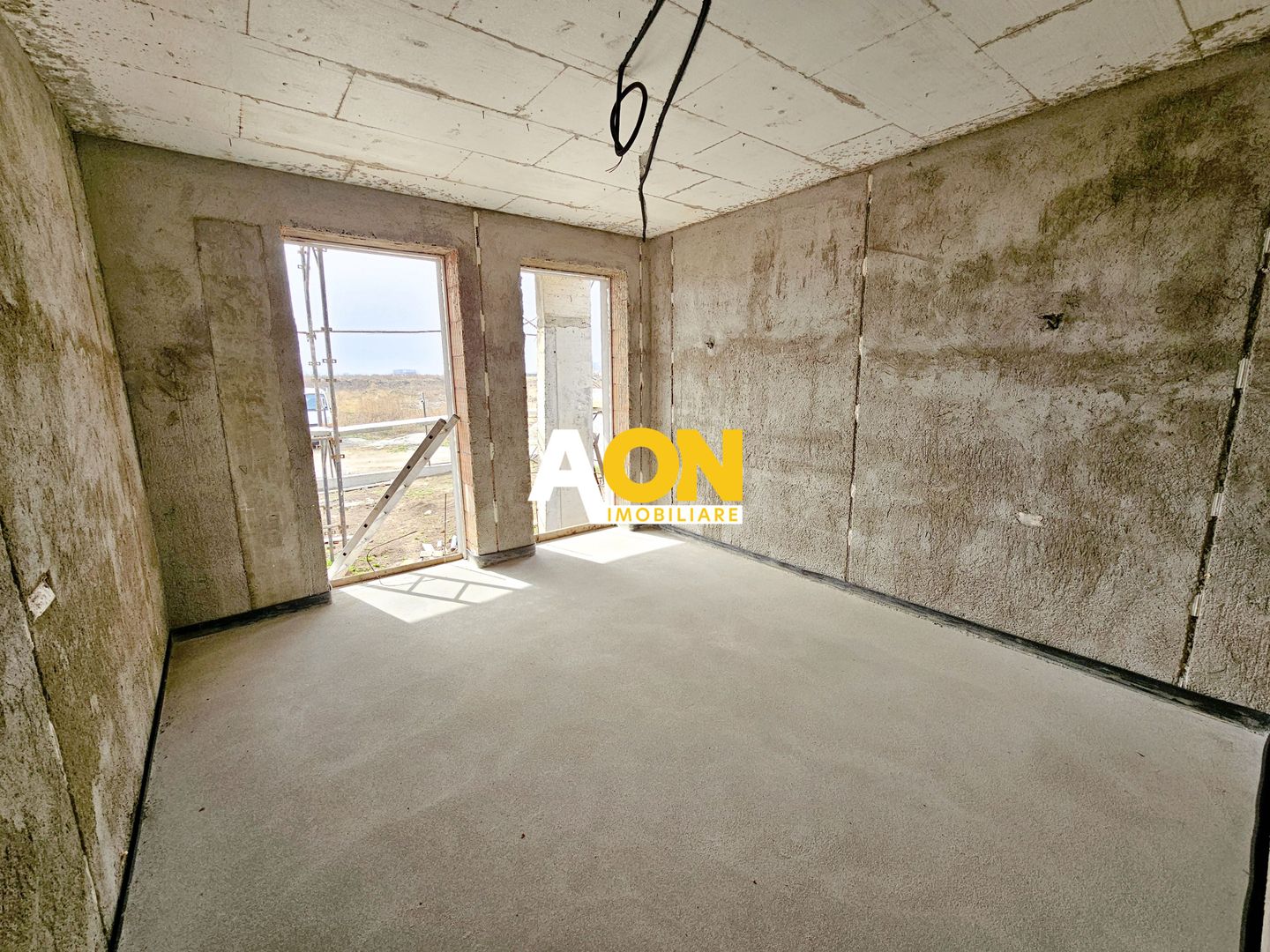 Apartament cu 3 camere, 2 bai, curte proprie, parcare si boxa 40 mp - Poză 9