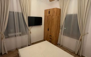 Garsonieră cochetă de închiriat în Schei - Poză 2