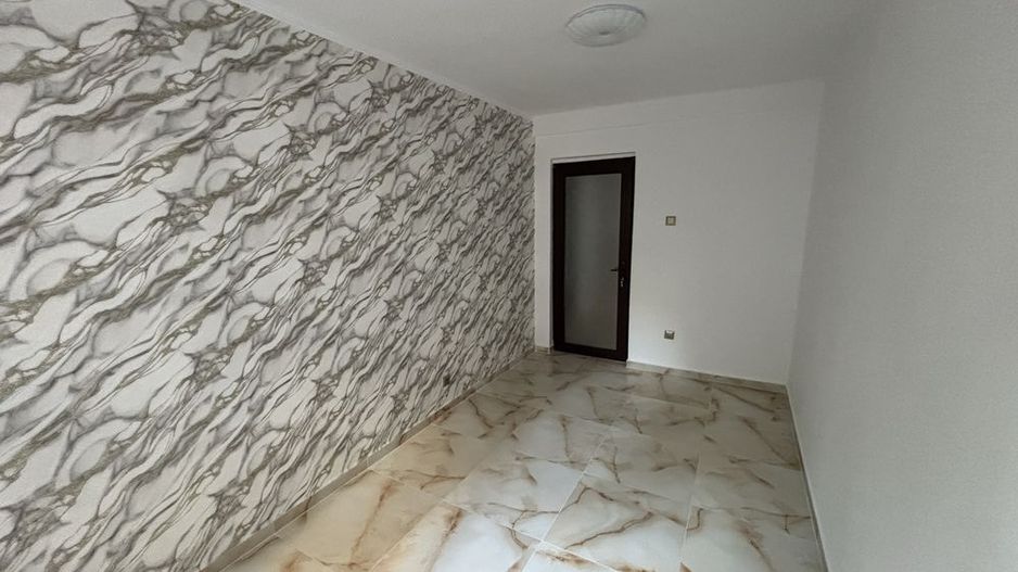 Apartament  2 cam Micro 40,parter - Poză 3