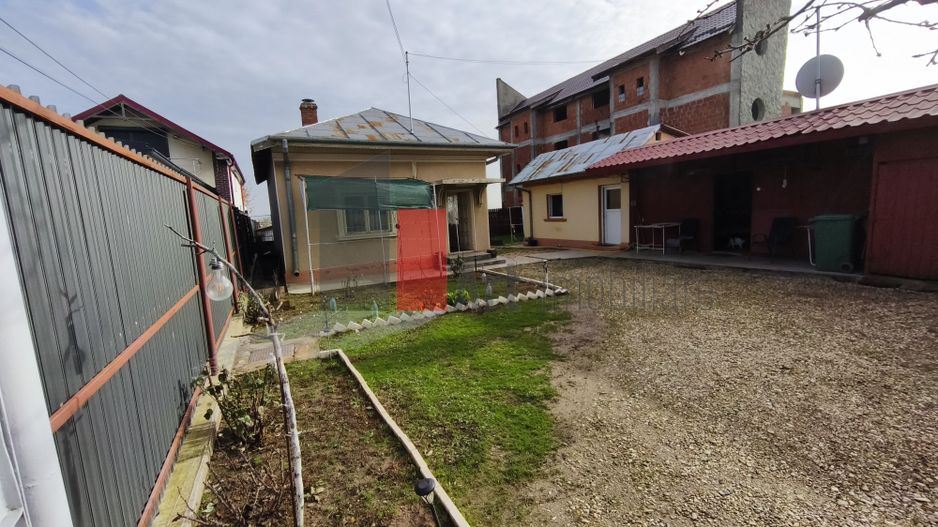 Casa curte cu teren 1600 mp Manolache - Poză 10