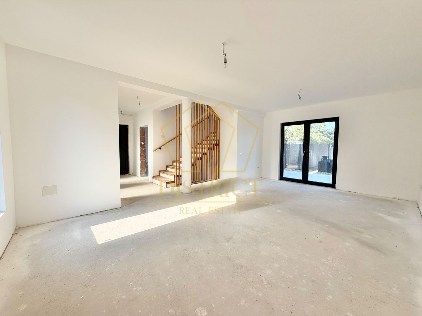 Duplex-uri cu 4 camere, 3 bai si perete coumn dublu in Chisoda, la asfalt. - Poză 2