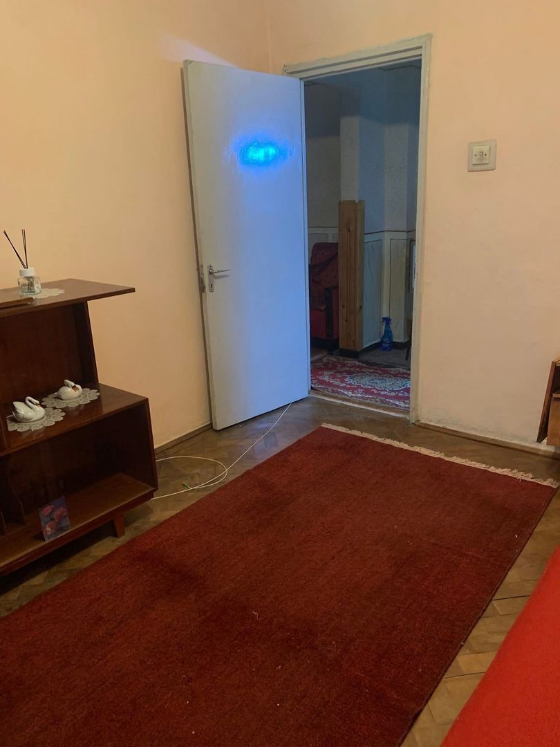 ofer spre vanzare apartament 3 camere zona Splai Mihai Viteazul, etaj - Poză 2