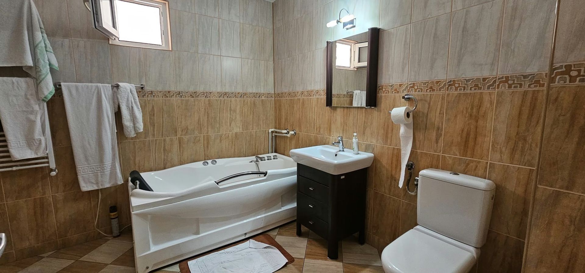 Spațiu - apartament 5 camere de închiriat – 160 mp - Micro 20 – zona BKO - Poză 9