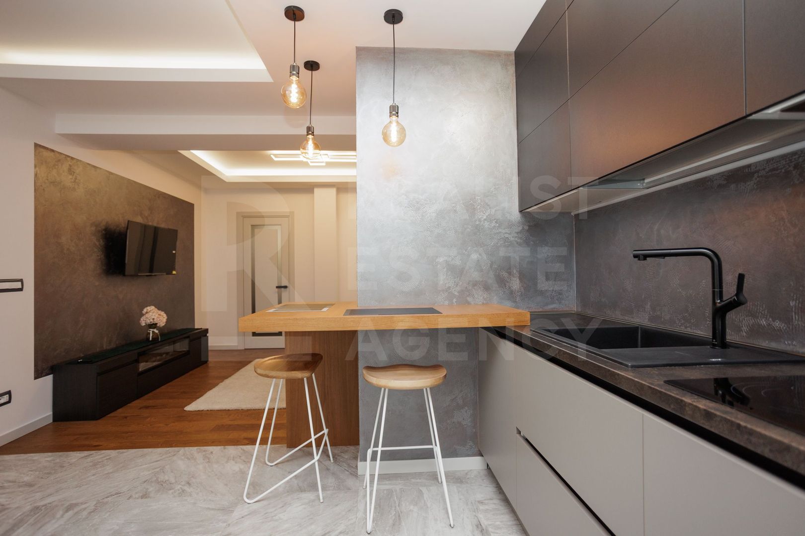 Vânzare, apartamnet 2 camere + living, str. Alba Iulia, Buiucani - Poză 2