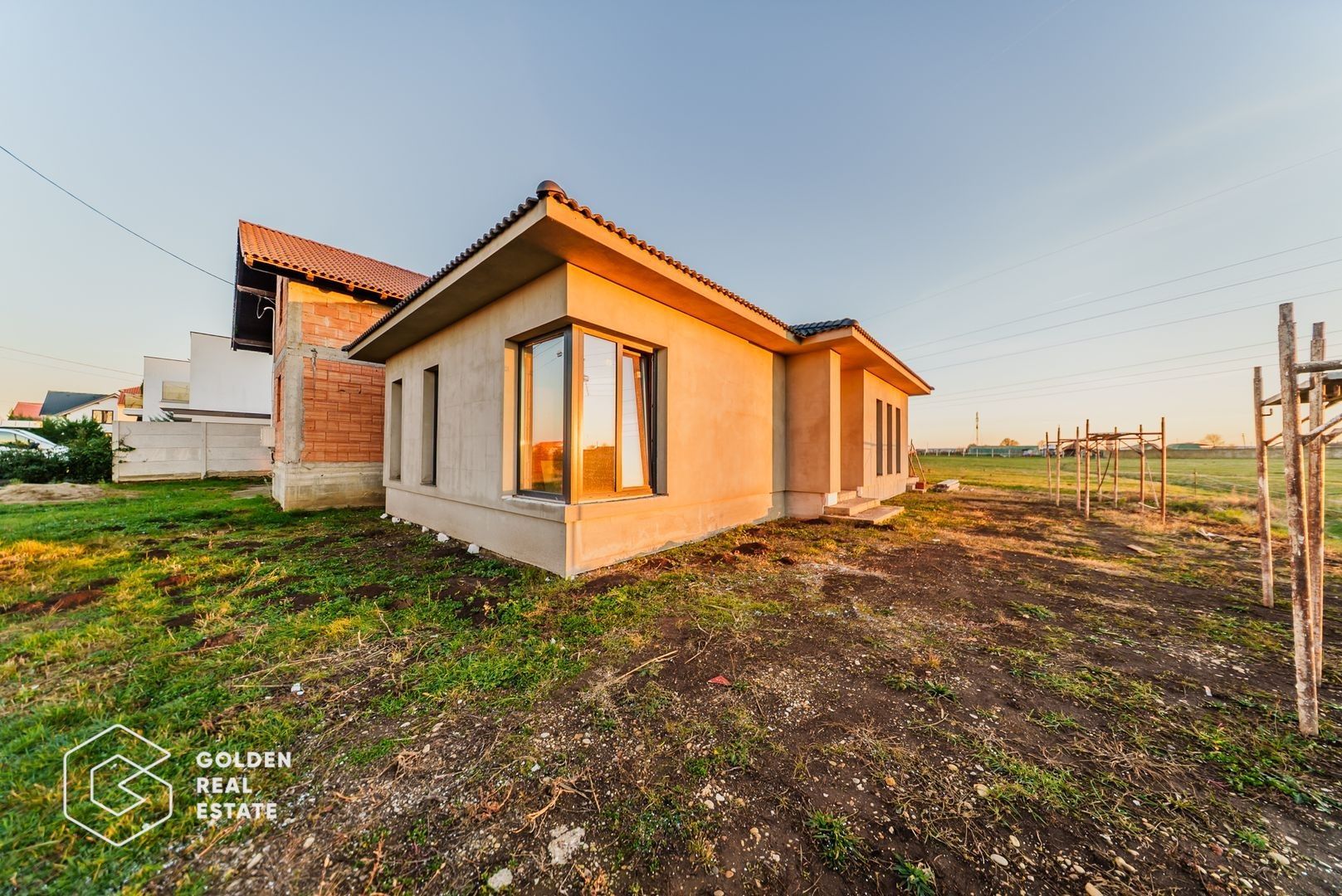 Casa la rosu, 3 camere, constructie 2025, cartier nou din Fantanele - Poză 2