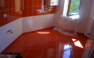 BRASADAS vinde ap 2 cam etaj 2/3 zona CENTRALA. - Poză 3