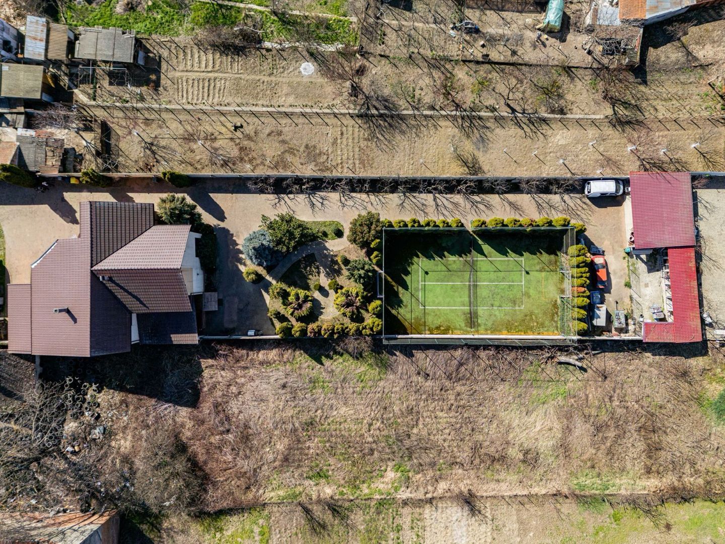 Casa deosebita cu teren de sport in zona semi centrala in Lugoj - Poză 3