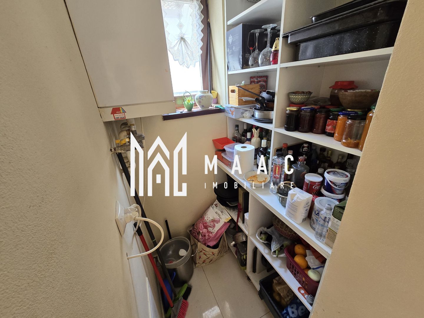 Vila 5 camere moderna 300 mp teren Zona Tineretului - Poză 18