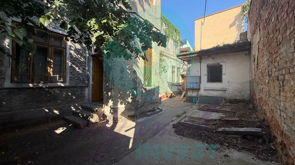 Apartament la parter - Poză 1