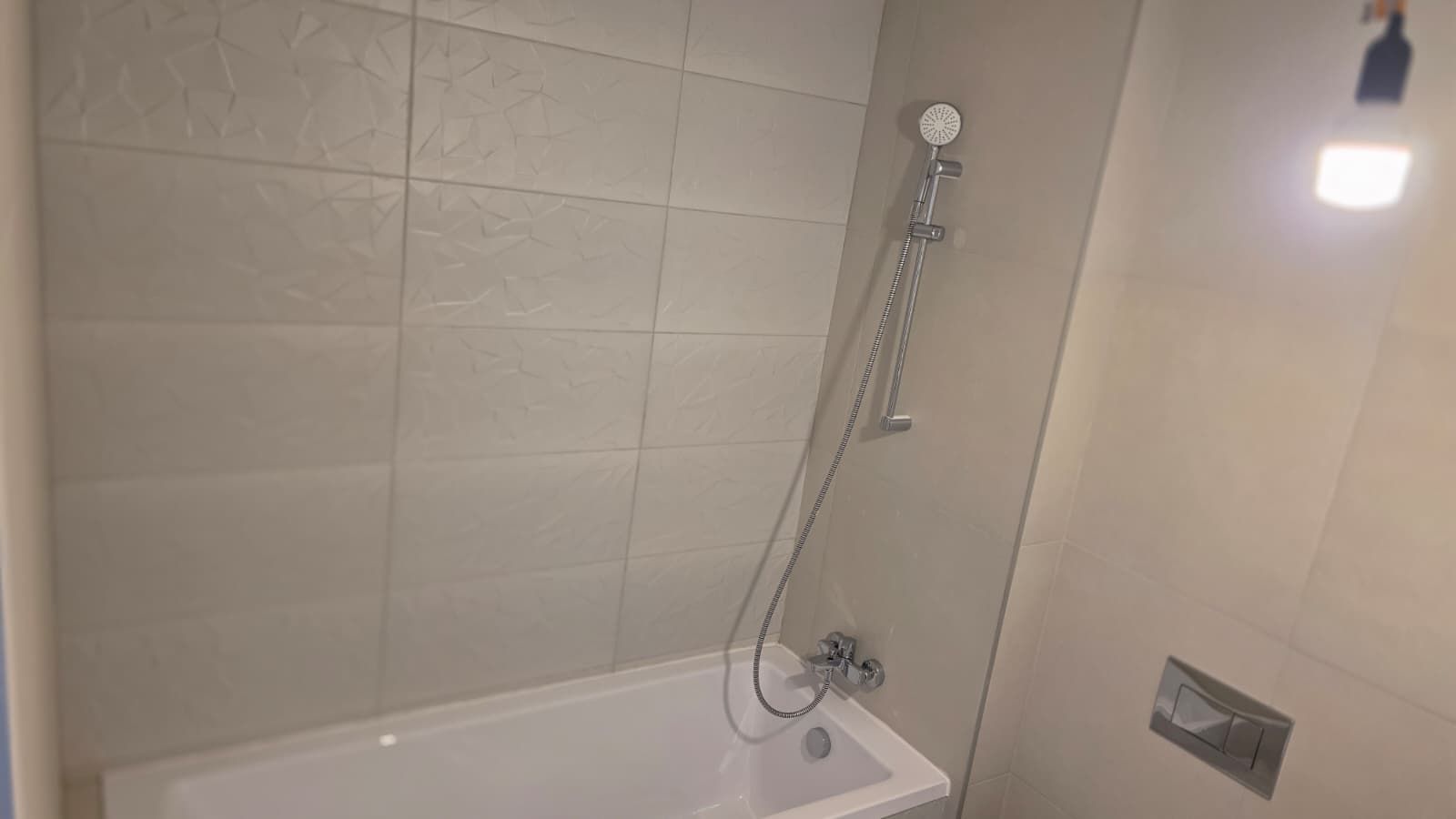 Apartament 3 camere și loc de parcare - Poză 3