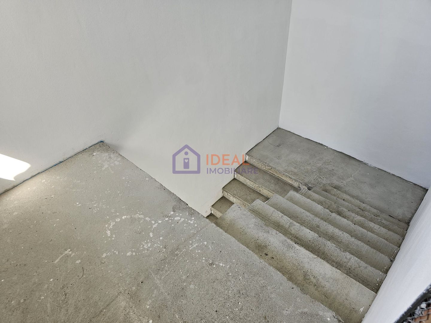 Casa cu 5 camere si vedere panoramica, in Cisnadie - Poză 15