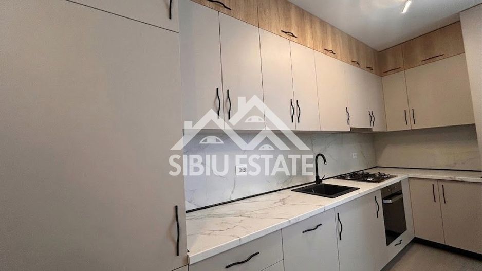 Apartament spatios si modern, 3 camere si balcon - Poză 1