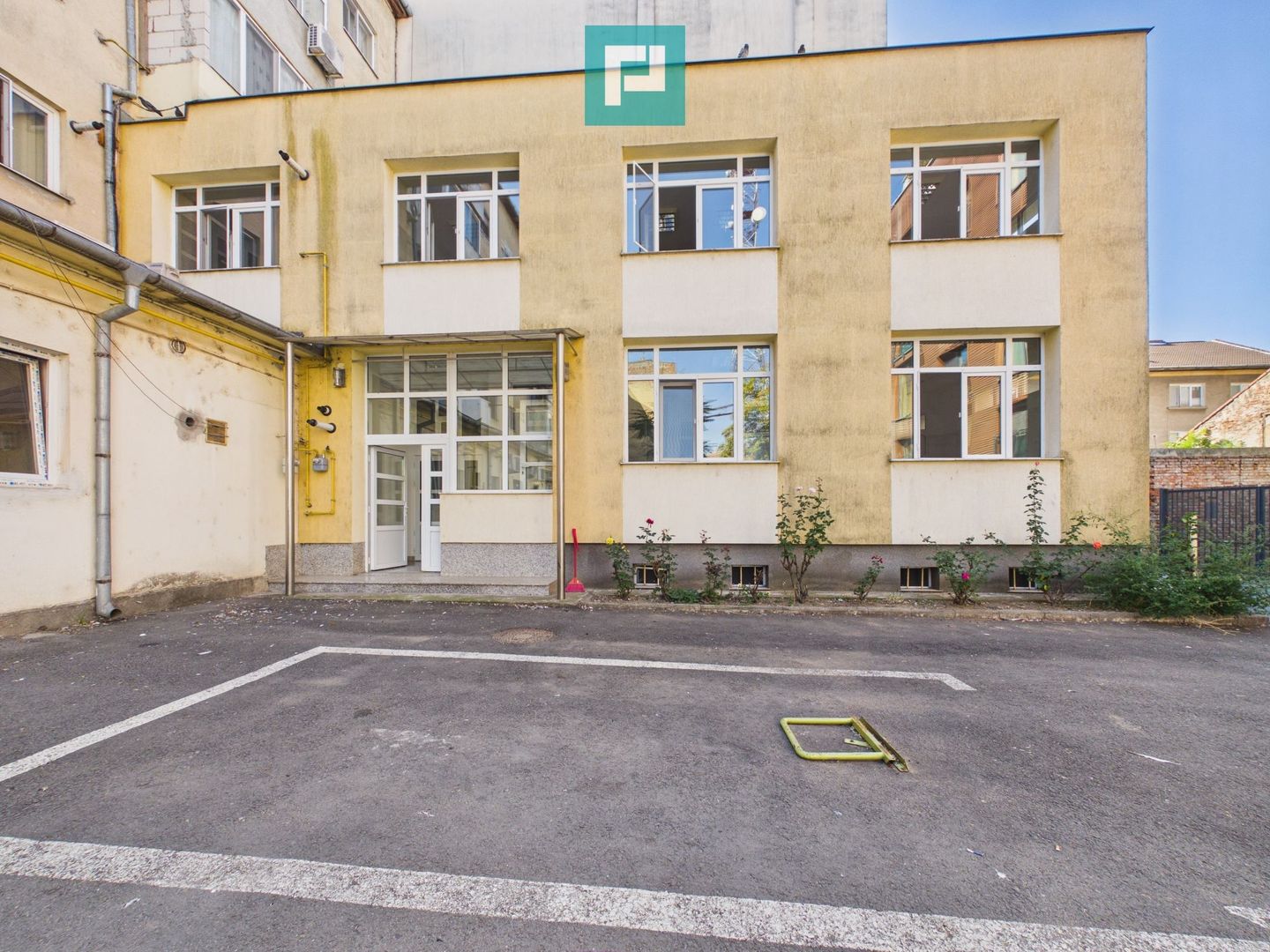 Imobil central cu destinație medicală, Arad - Poză 1