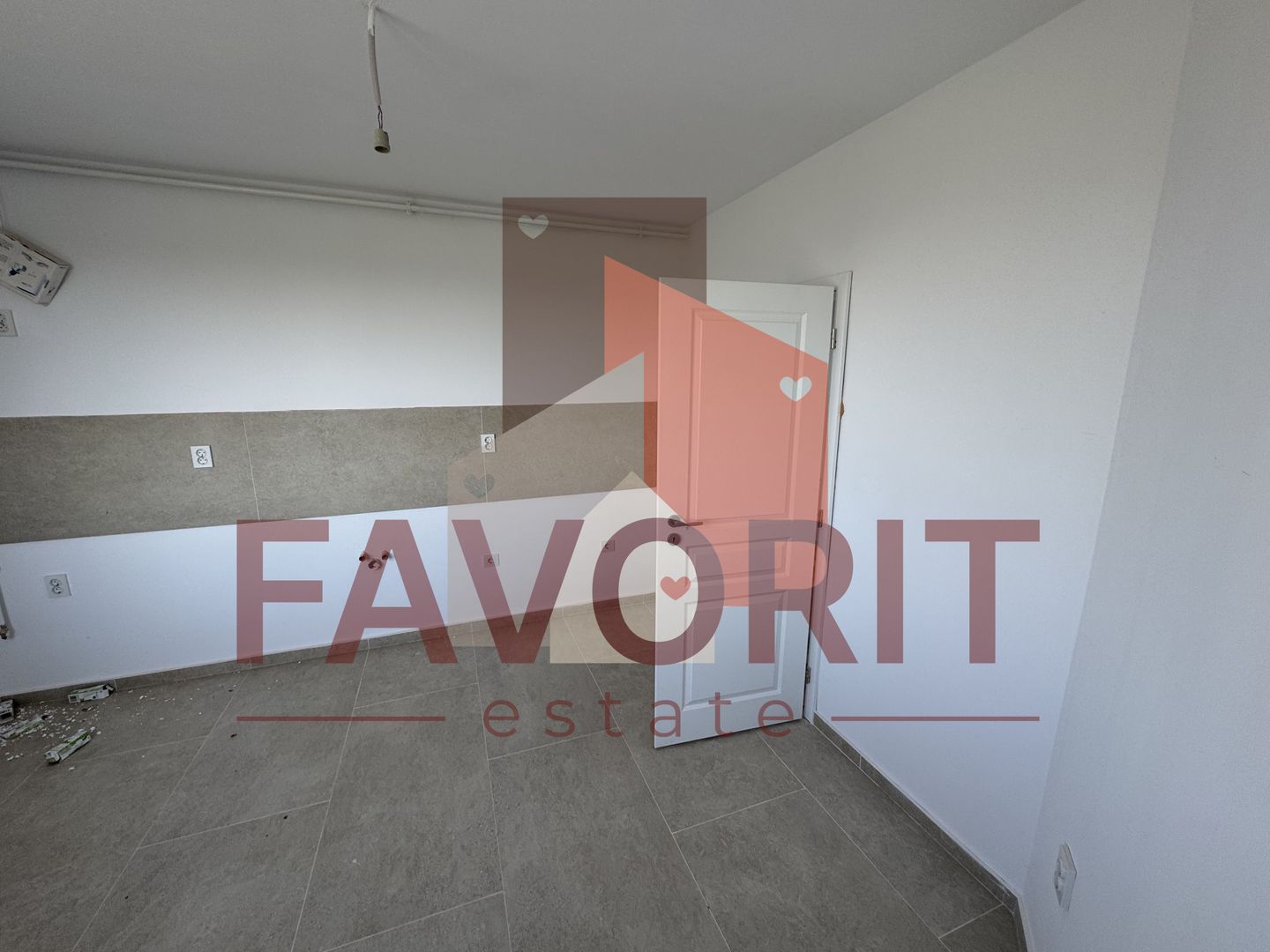 59 mp utili. Disponibil imediat. 2 locuri de parcare inscrise in CF. - Poză 2