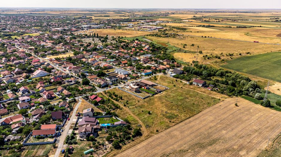 Loc de casă în Poltura Arad - Poză 2