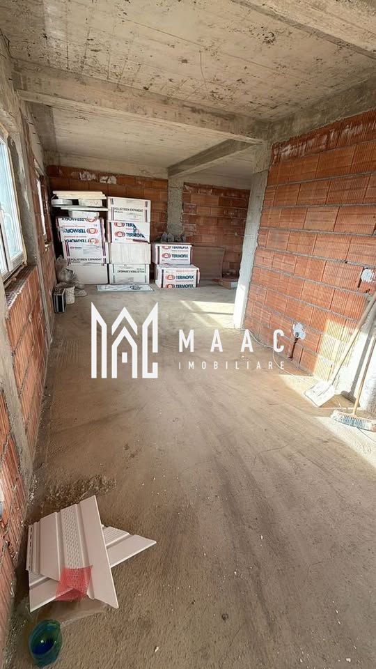 Casă Tip Duplex | 4 Camere | 2 Balcoane | Terasă | Șura Mică - Poză 9