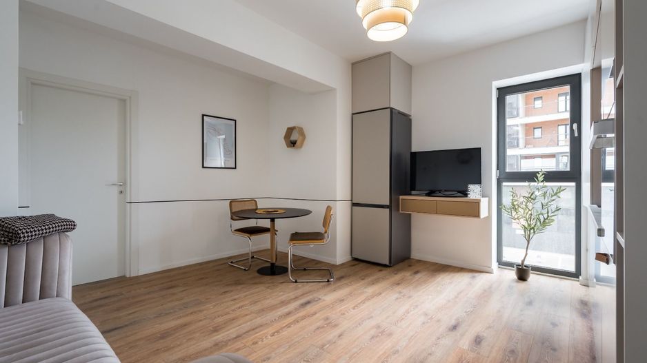 Inchiriere apartament 3 camere | Sisesti - Poză 2