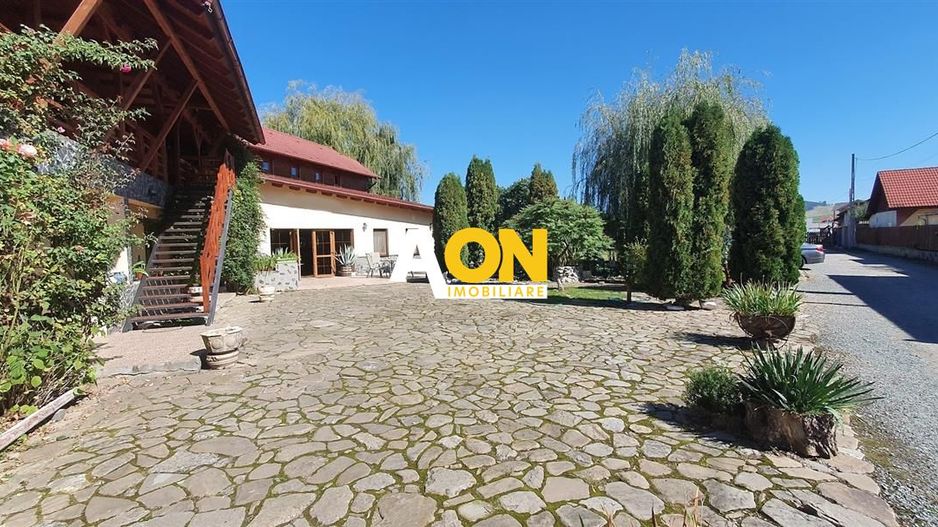 Pensiune cu 9 camere, 1257 mp teren, Micesti - Poză 2