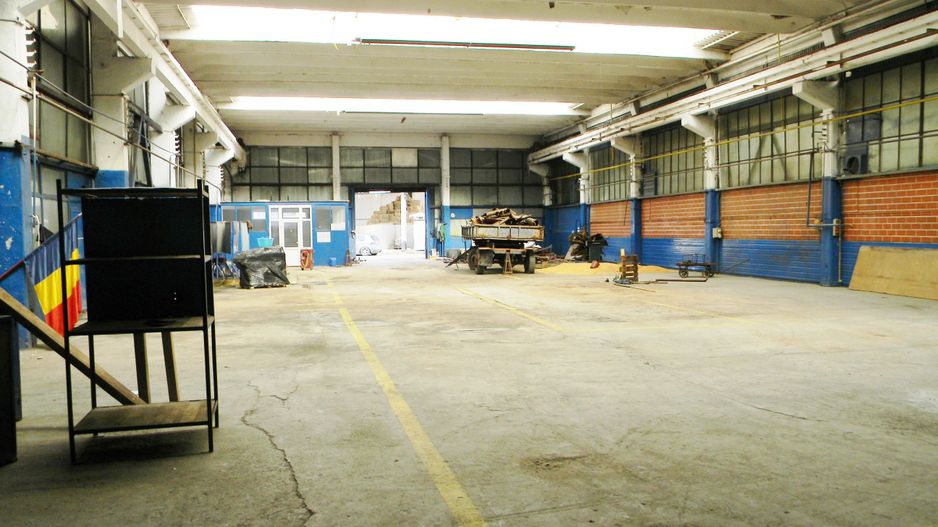 Hala industriala in zona Tractorul - Poză 1