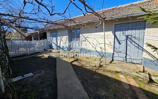 Gospodarie traditionala in localitatea MÎNJEȘTI, la 10 km de Vaslui; - Poză 8