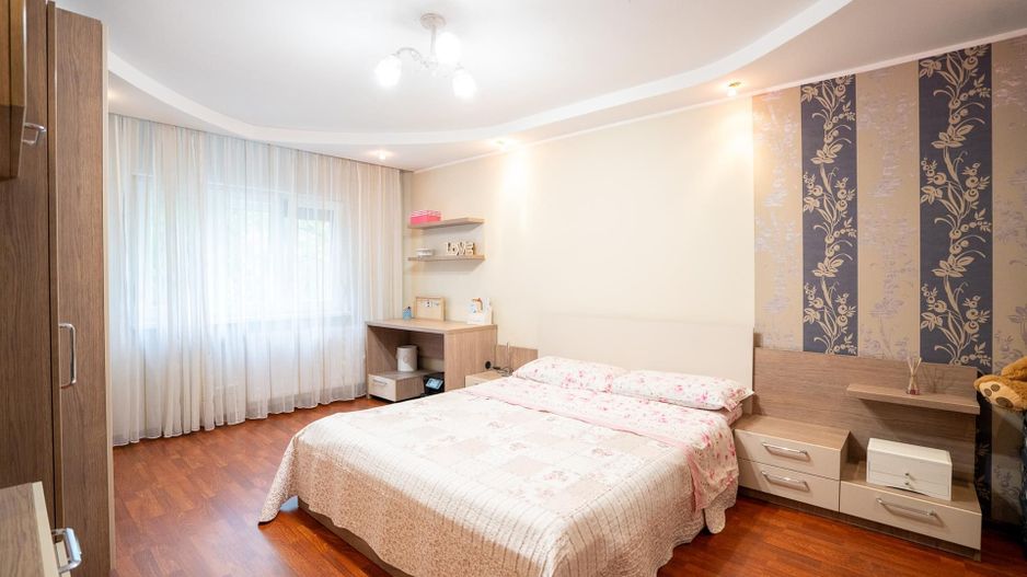 Apartament 3 camere tip PB decomandat Rogerius et 2 din 4 - Poză 1