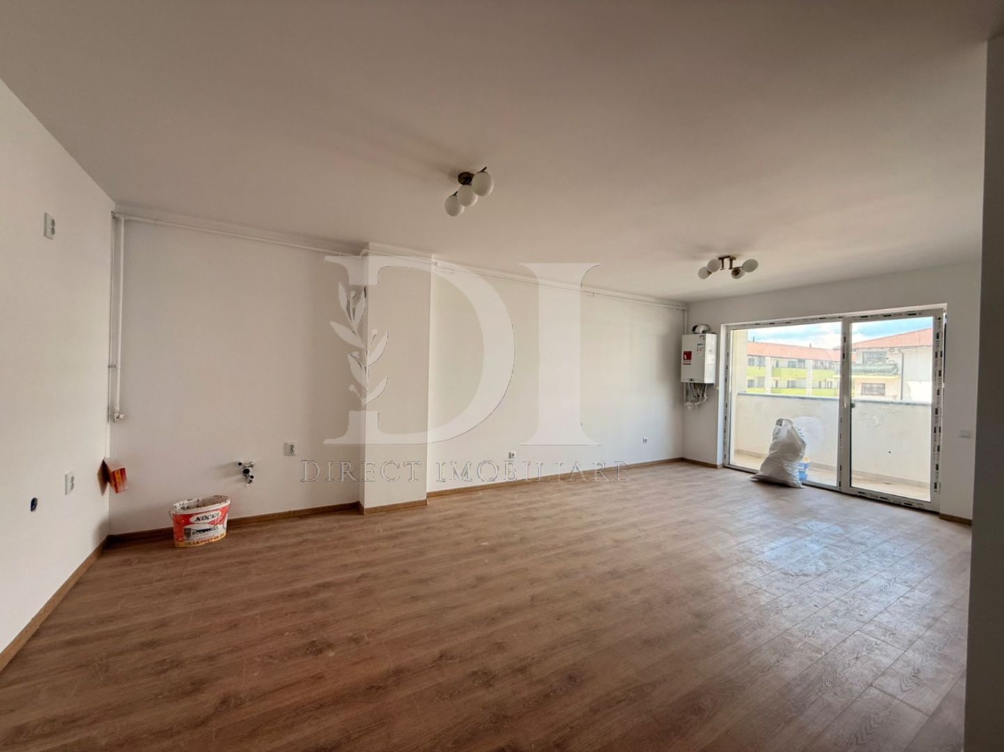 Apartament finisat / etaj intermediar / Eroilor - Poză 1