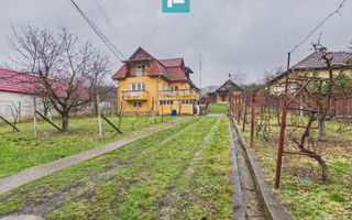 Vilă stil montan, 270 mp, teren 3000 mp - Poză 3