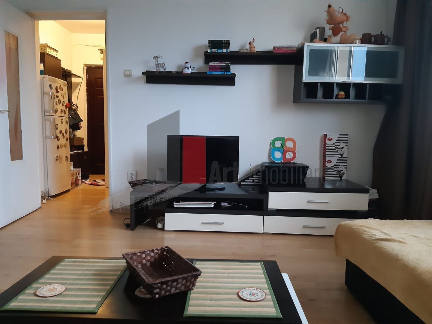 Garsoniera Calea Grivitei cu acces direct la terasa de 200 mp - Poză 1