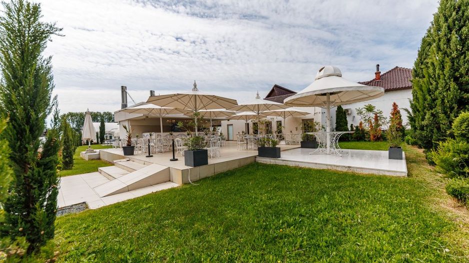 Complex HoReCa functional – 13.000 mp, venituri active, 15 km Timisoara - Poză 9