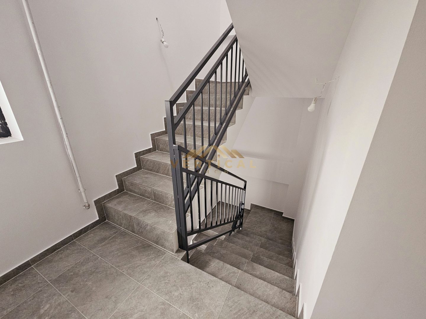 Apartament 2 camere in centrul comunei Berceni - Poză 9