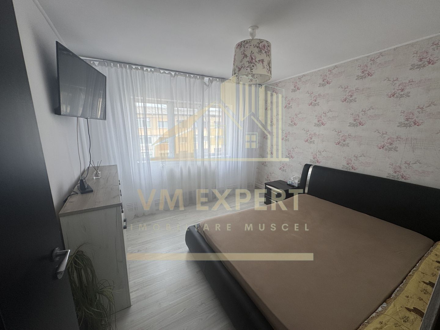 APARTAMENT 2 CAMERE ETAJ 4 CAMPULUNG GRUI - Poză 5