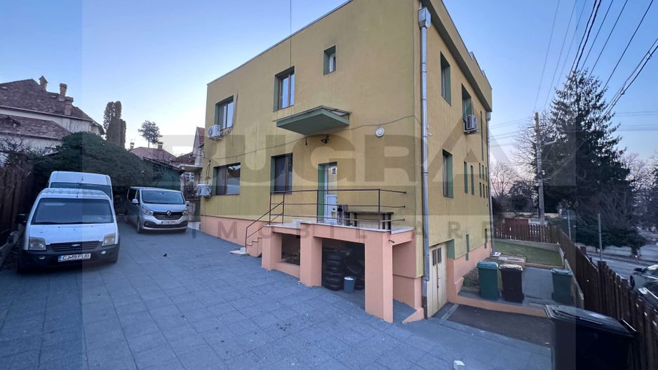 Casa individuala 210 mp, teren 400mp, 6 parcari, birou/comercial - Poză 2