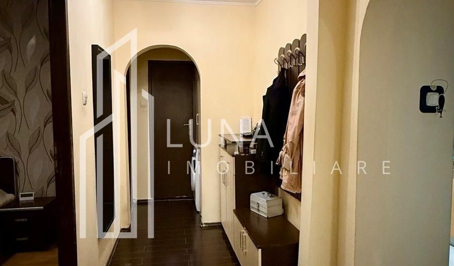 Apartament decomandat, 3 camere – Dâmbu - Poză 1