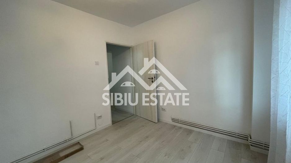 Apartament decomandat cu 2 camere, balcon, etaj 3, recent renovat, -Sibiu - Poză 6