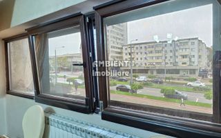Apartament cu 3 camere transformat in 2 camere, etaj 1,  zona Ultracentral; - Poză 9