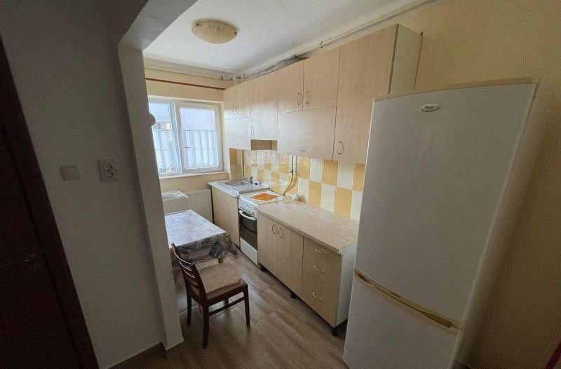 Inchiriez Apartament Centra Satu Mare/Etaj Intermediar/Loc de Parcare - Poză 3