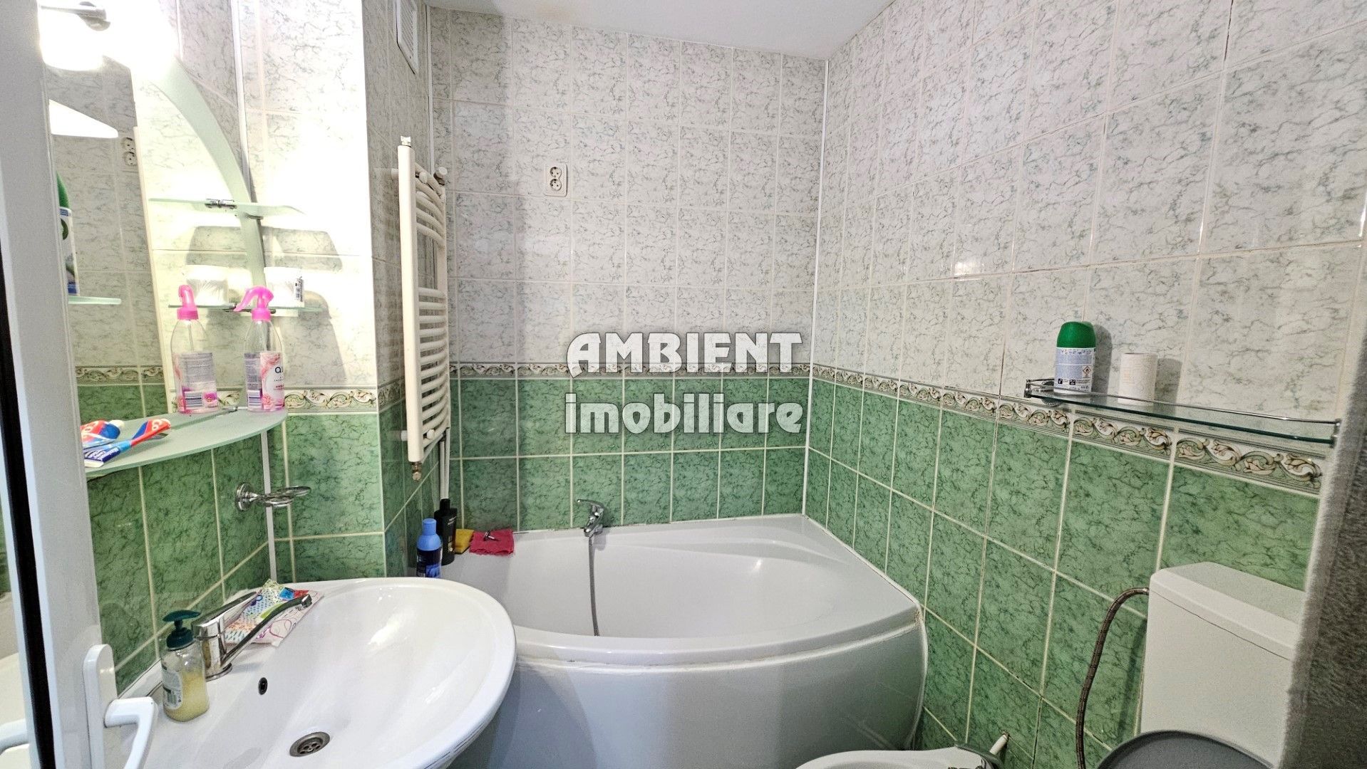 Apartament 3 camere, etaj 1, mobilat și utilat, zona DONICI; - Poză 8