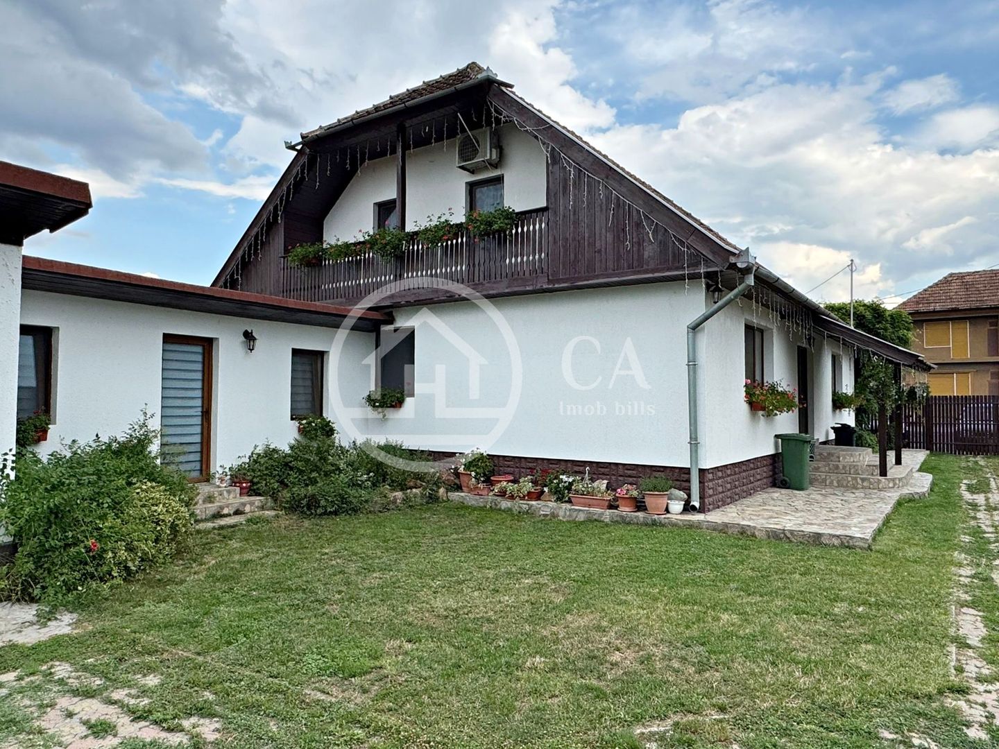 Casă de vânzare cu 4 camere si teren de 1000 mp in Salard, Bihor - Poză 4