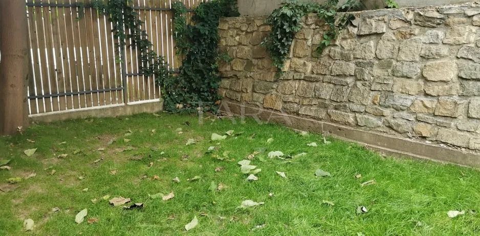 Casă individuală în zonă centrală – Platinia. - Poză 1