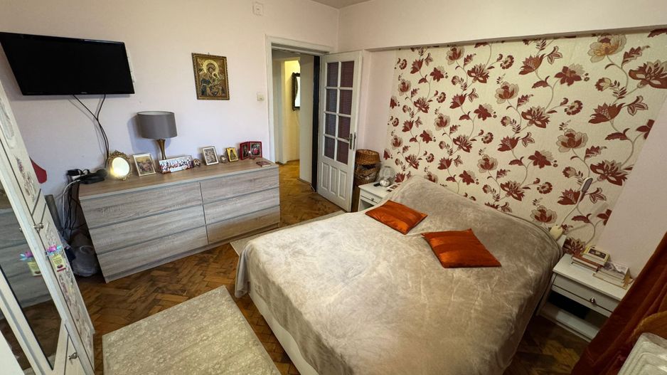 Decomandat si spatios - Poză 1