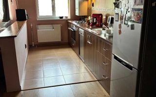 3 camere spațioase cu parcare, într-o zonă liniștită din Florești. - Poză 2