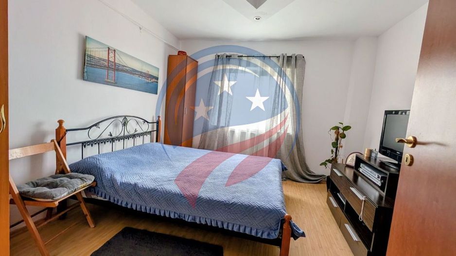 Apartament generos 4 camere, confort sporit, etaj 4/4, izolat termic - Poză 4