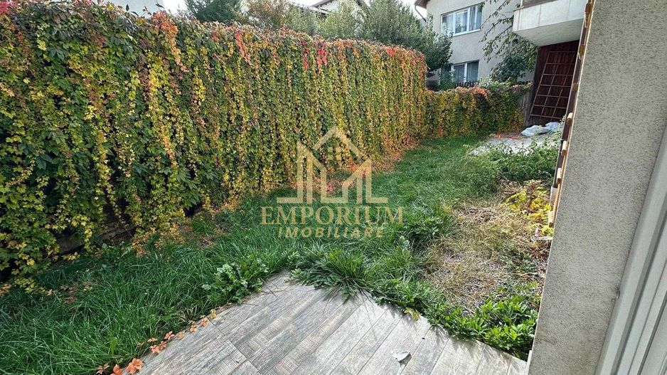 3 camere semidecomandate, Parcare, AC, Buna Ziua, Grand Hotel Italia - Poză 2