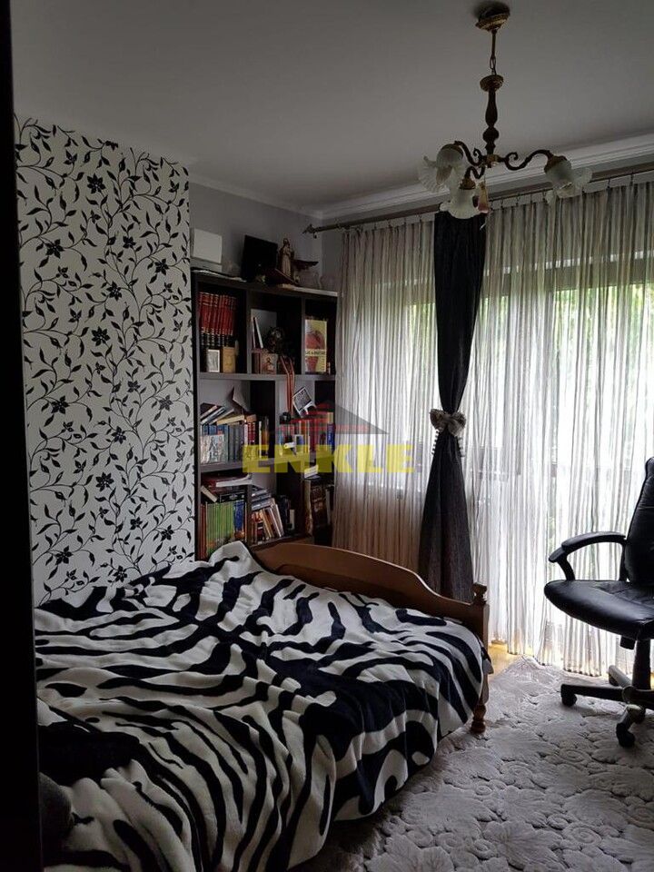 Casa , P+1+teren, 700 mp,zona Calea Nationala ,pret 320000 Euro Negociabil - Poză 6