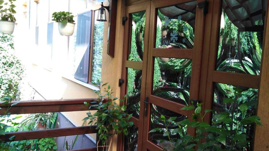 Casa si curte zona centrala - Poză 9