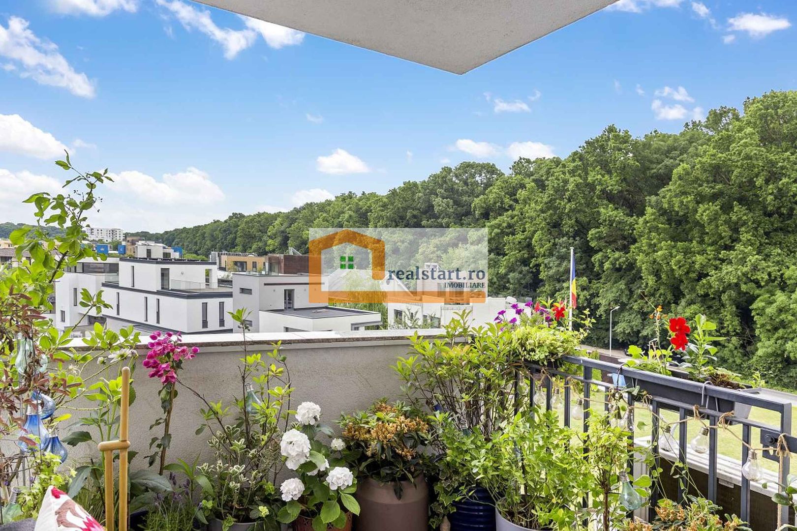 Vedere la Padurea Baneasa, Mobilat si Utilat Premium, loc parcare, - Poză 1