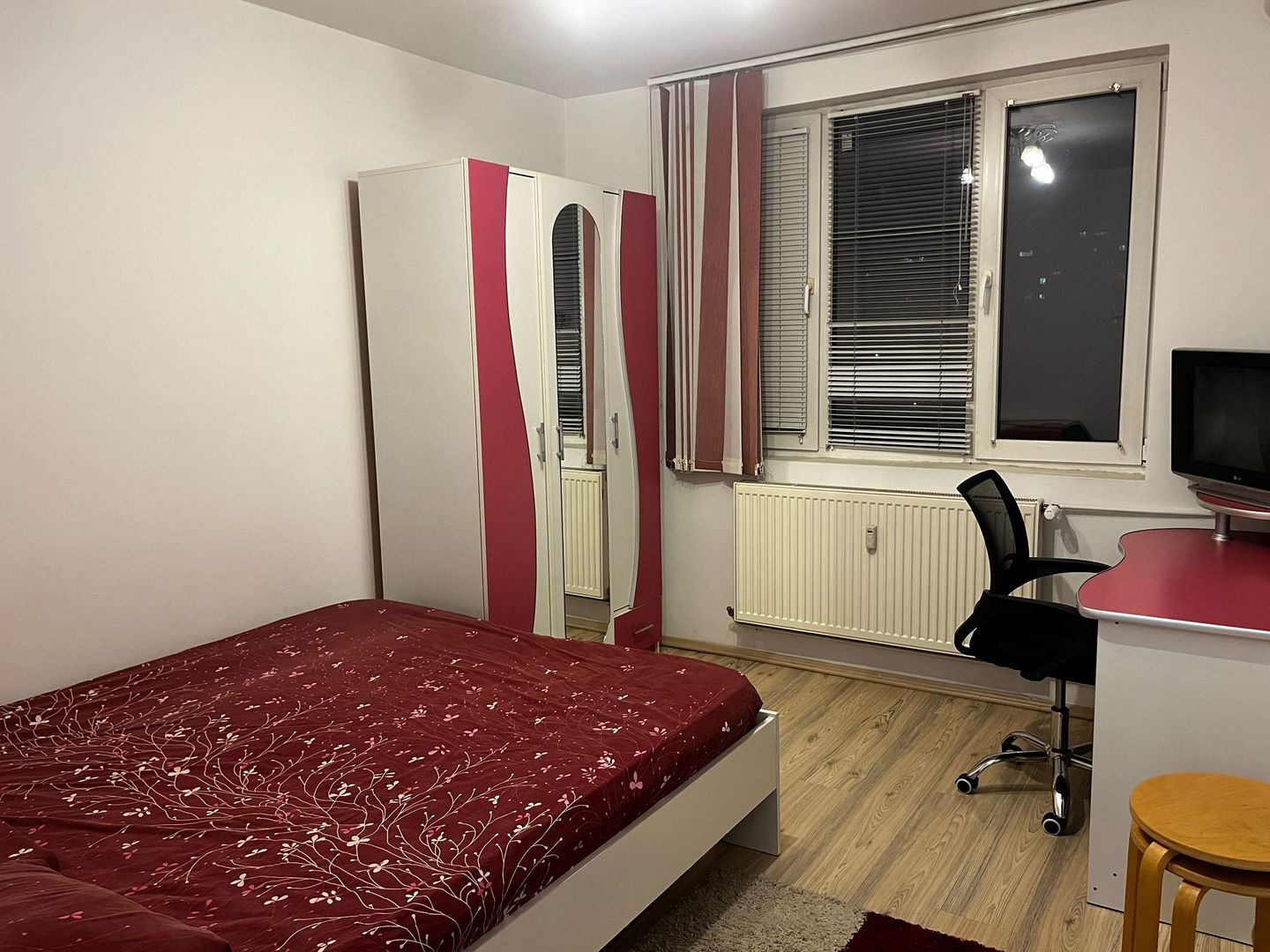 Apartament 2 camere decomandat, etaj 4, renovat, metrou 1 Decembrie 1918 - Poză 3